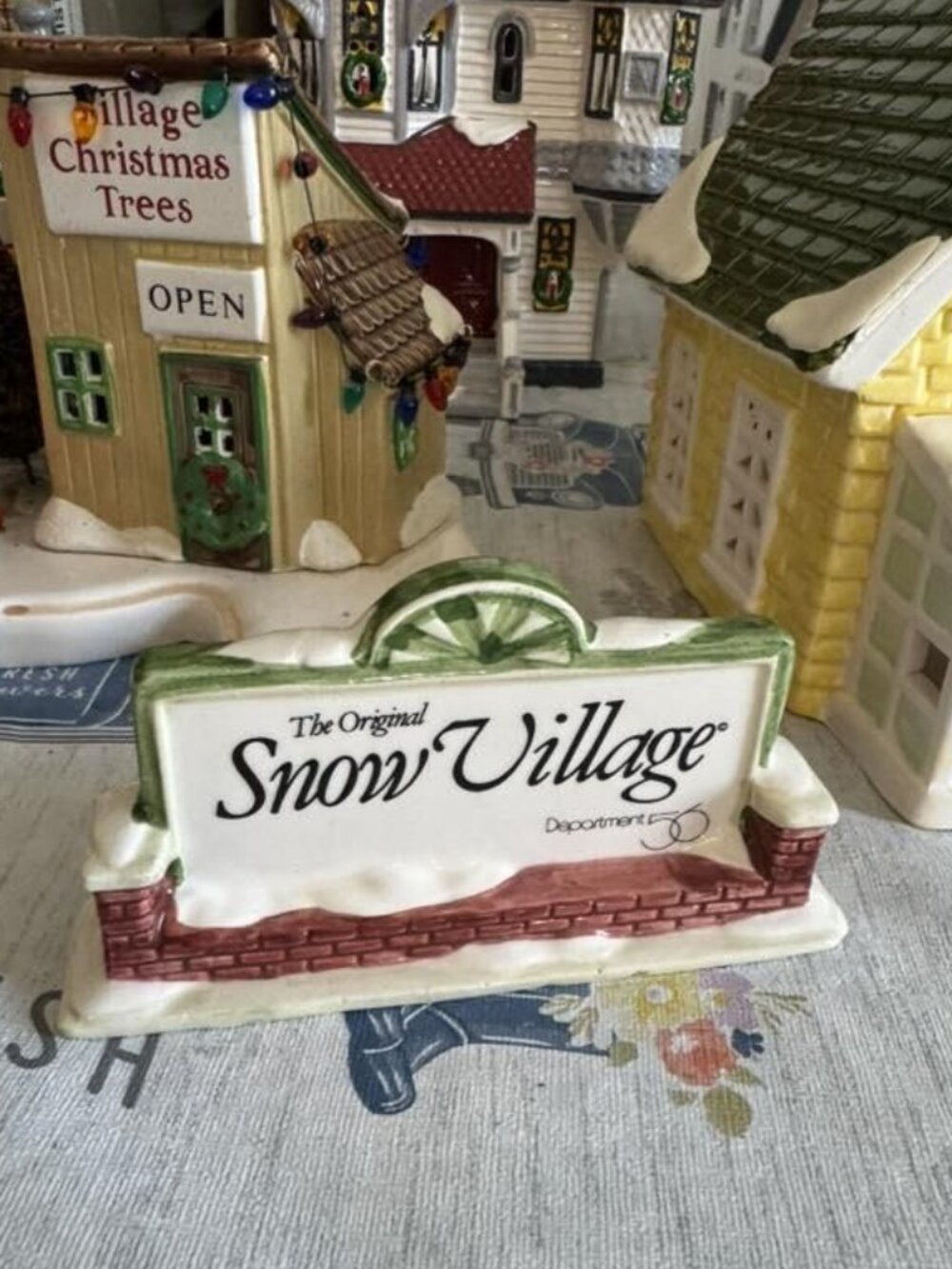 Dept 56 - Snow Village Neighborhood Town Sign